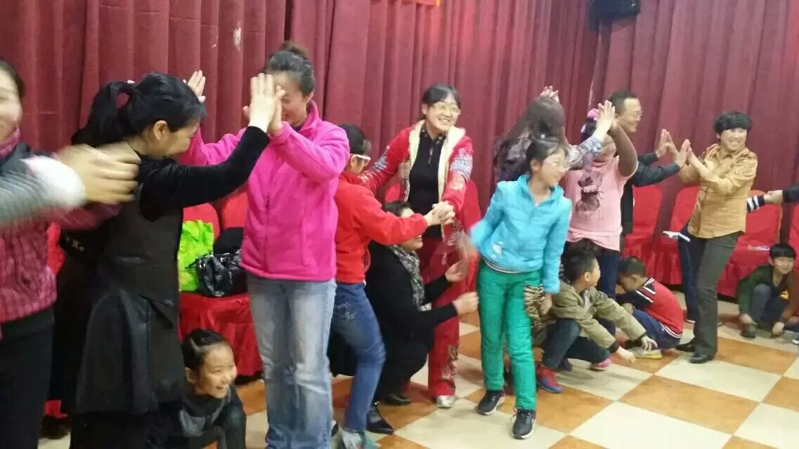 孩子爱玩手机怎么办(图1)